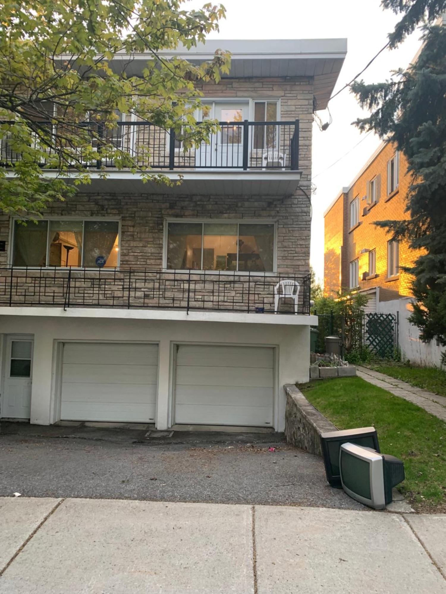 Montreal Accommodation Near Downtown Exterior photo